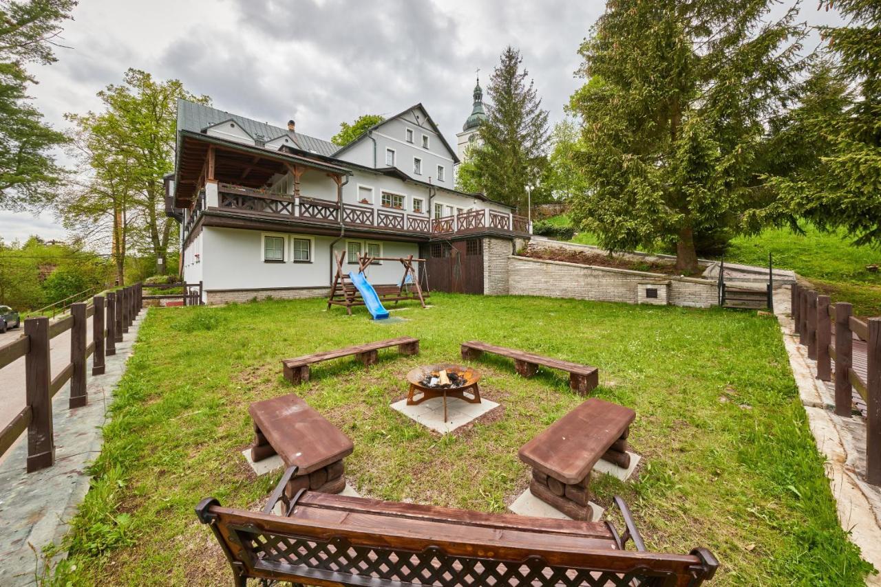 Hotel Auri Rudnik Екстер'єр фото