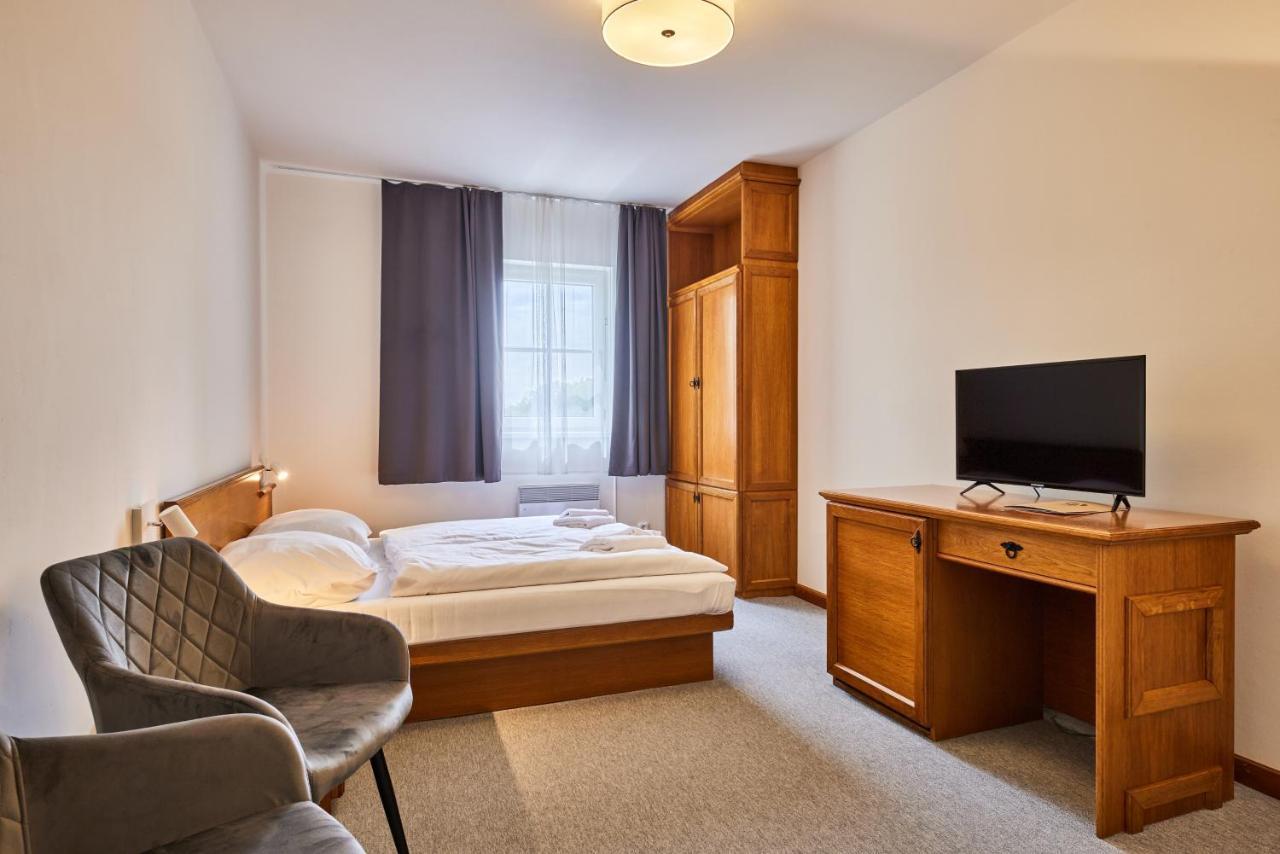 Hotel Auri Rudnik Екстер'єр фото
