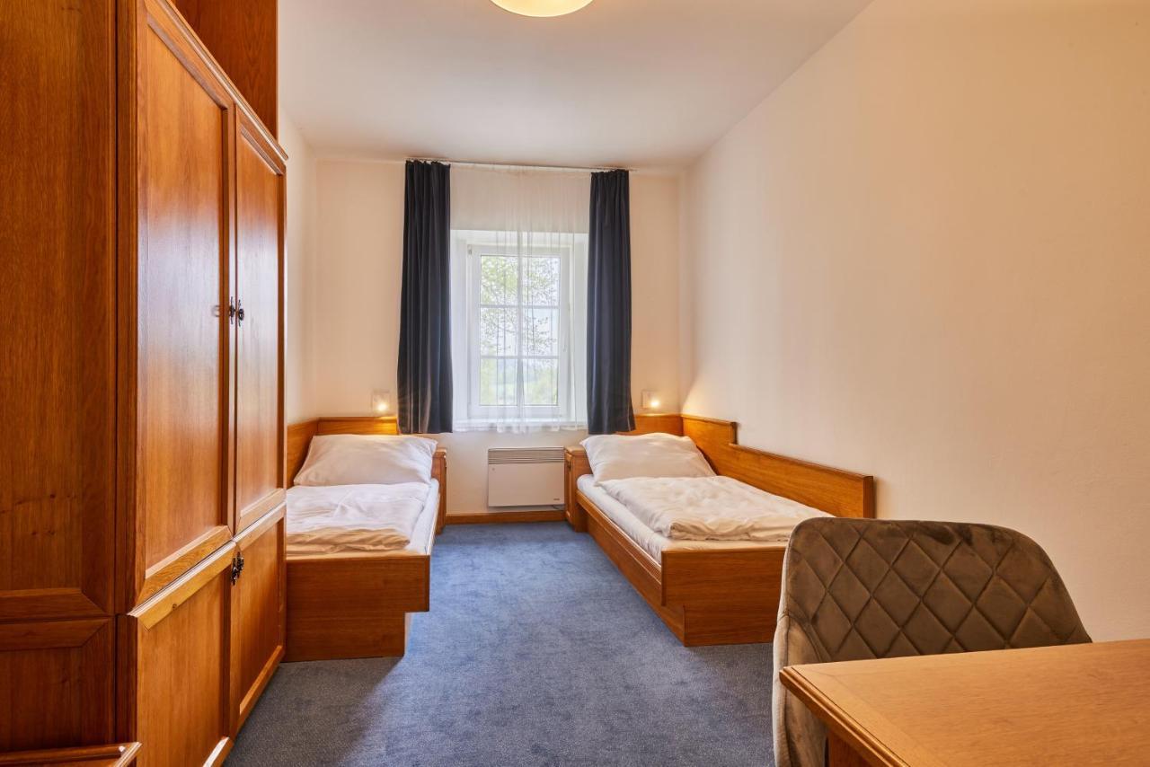 Hotel Auri Rudnik Екстер'єр фото