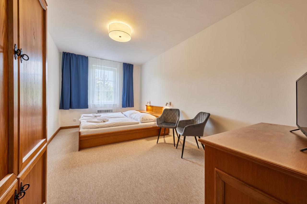 Hotel Auri Rudnik Екстер'єр фото