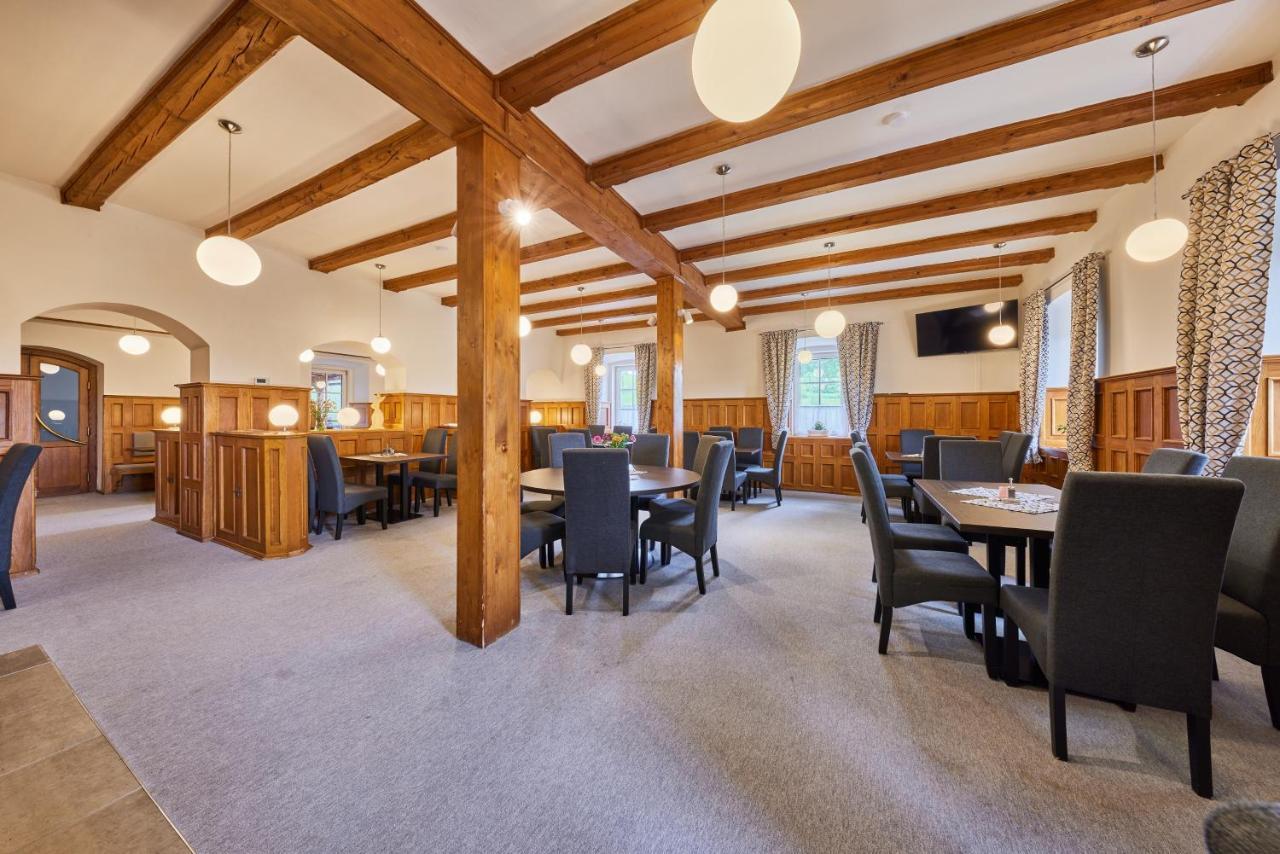 Hotel Auri Rudnik Екстер'єр фото
