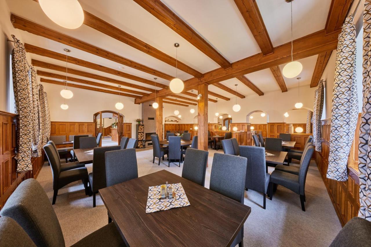Hotel Auri Rudnik Екстер'єр фото