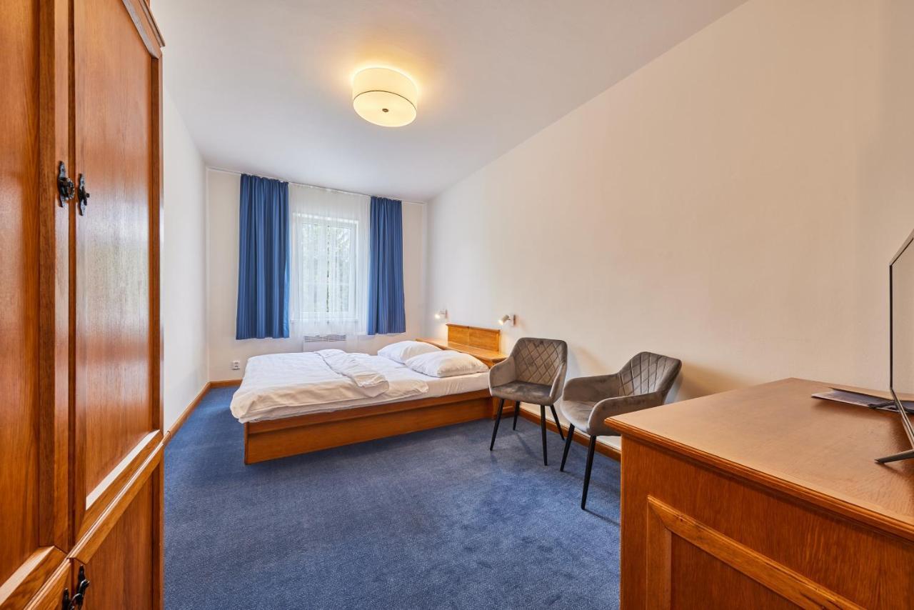 Hotel Auri Rudnik Екстер'єр фото