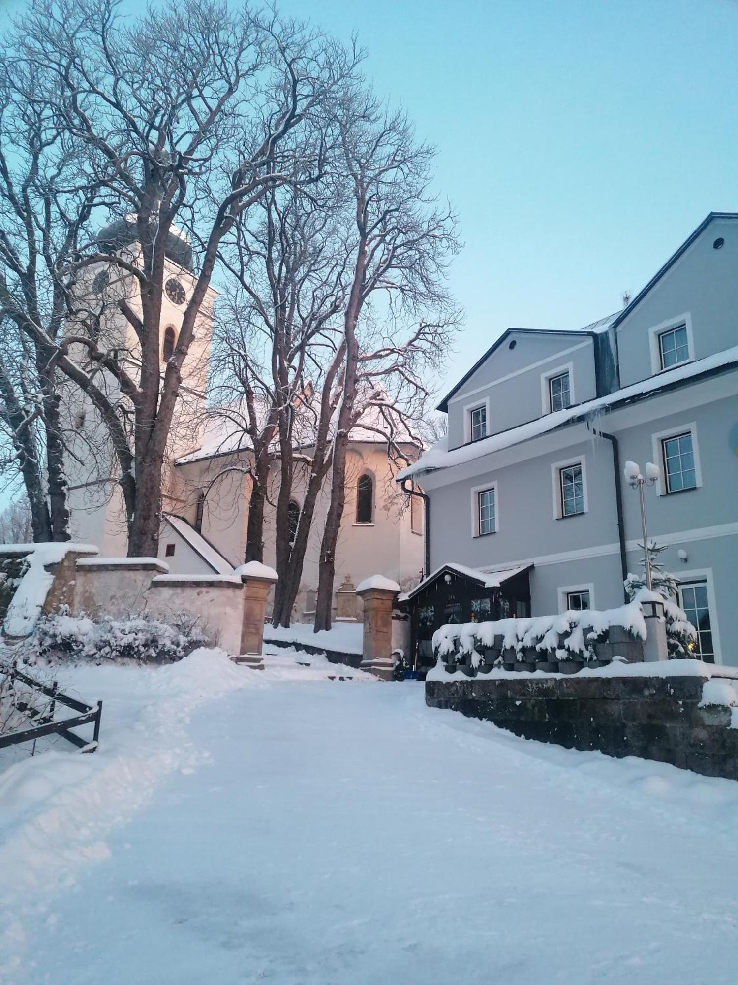 Hotel Auri Rudnik Екстер'єр фото
