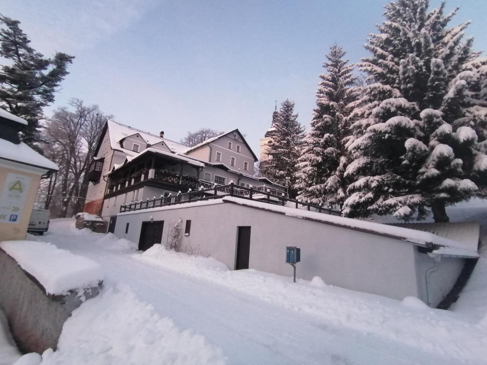 Hotel Auri Rudnik Екстер'єр фото